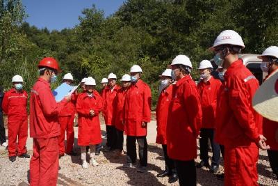 自然资源部吴裕根督查宜志页2号页岩气井安全生产