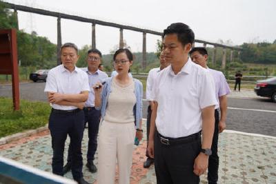 刘传钢：自觉扛牢责任 推动河湖长制、林长制工作落地落实