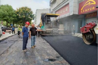 【下基层、察民情、解民忧、暖民心】市住建局：“旧颜”换“新颜”  方便市民出行