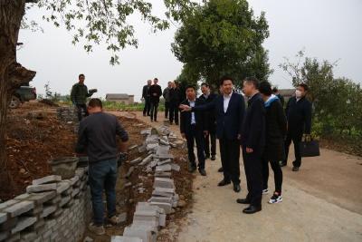 【共同缔造】省巡回指导组调研我市共同缔造试点建设工作