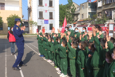 萌娃学消防 安全伴成长