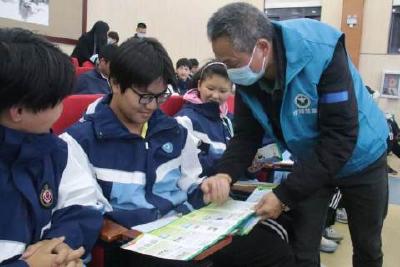 【关爱保护未成年人健康成长】市司法局：送法进校园 以法护青春