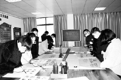 【精神文明创建活动宣传阐释·文明实践】王店镇新时代文明实践所线上线下开展“学习贯彻党的二十大精神”主题书法写作活动