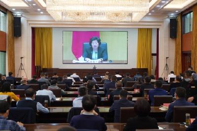 【宣传阐释社会主义核心价值观】 我市落实二十条优化措施 守牢疫情防控底线