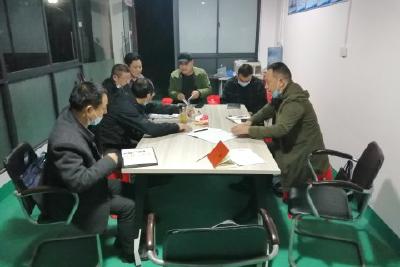 【共同缔造】市委政法委与包联小区共商物业管理事宜