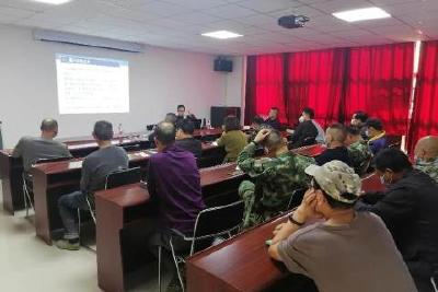 市应急管理局开展工贸企业安全检查服务