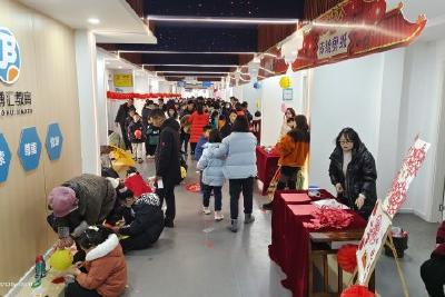 【我们的节日·元宵】师生齐上阵 元宵庙会氛围浓