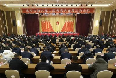 “要跳就跳到最高处，要干就干成天花板！”