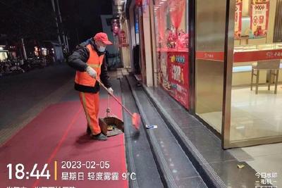 元宵节坚守城晟美环卫人用小举动诠释大文明