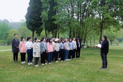 【我们的节日·五四青年节】堆蓝筑梦勇奋斗 税徽闪耀正青春