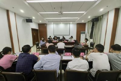 “当枝松宜东”联盟中青年干部培训班开展无领导小组讨论活动