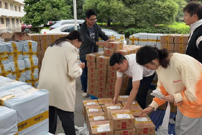 市电商中心调研华尔食品“爆单”情况