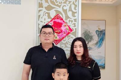 【宜昌文明家庭·陈诚家庭】携手共进  家庭和美