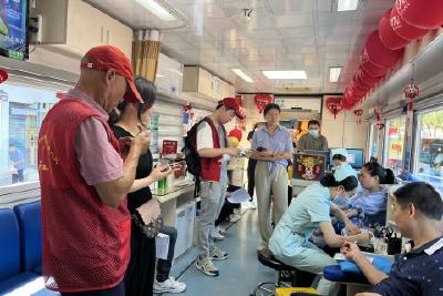 我市举行“捐献血液 分享生命”爱心献血活动