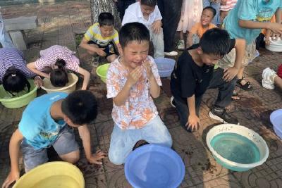 沉浸式体验！防溺水安全教育走进半月龙台小学