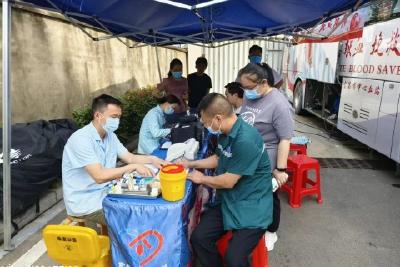 长坂坡医院开展无偿献血活动