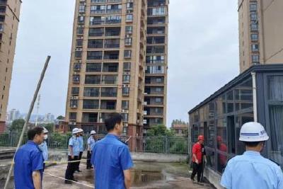 坝陵街道开展违建集中拆除行动