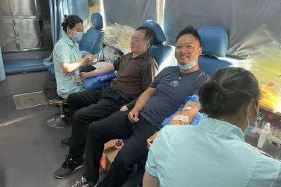 【精神文明创建活动宣传阐释·文明创建】无偿献血 为爱挽袖