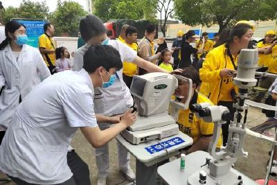 市总工会开展庆“六一”新业态劳动者关爱活动