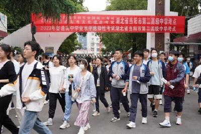 高考现场 学生家长互诉心声