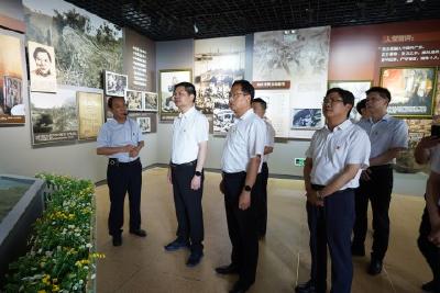 刘传钢带领党政代表团到红安开展区域协作对接