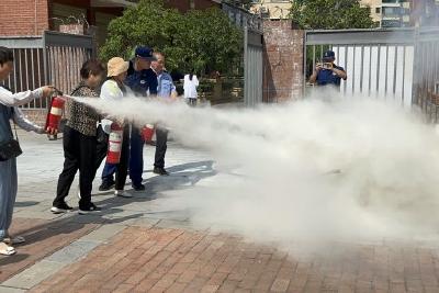 香榭里社区开展消防安全演练