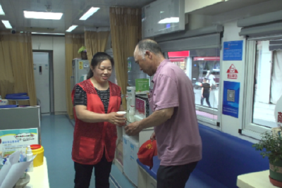 刘华萍：献血“忠实粉”  平凡亦英雄