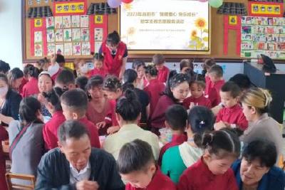 玉泉街道开展“情暖童心 快乐成长”儿童彩泥手工助学支教志愿服务活动