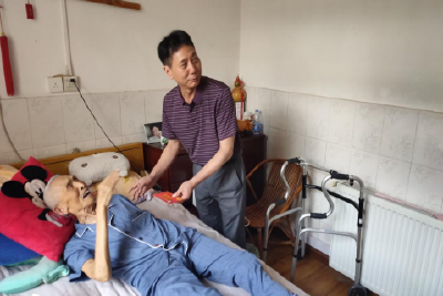 “七一”前夕  市退役军人事务局走访慰问老党员