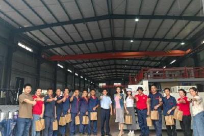 丝丝“清凉”送一线 点滴关爱沁人心