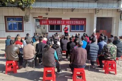 淯溪镇：禁毒宣传入村居