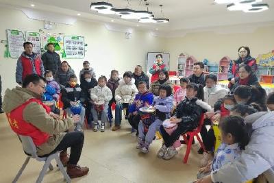 东门楼社区开展“音乐启航 鼓动未来”非洲鼓教学志愿服务活动