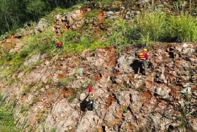 当阳市交通部门全面排查公路地灾隐患点