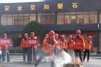 建投枣林矿项目部组织开展“强化意识，防患未然”消防演练活动