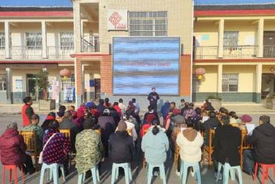 半月镇开展“反对浪费、崇尚节约”宣传活动