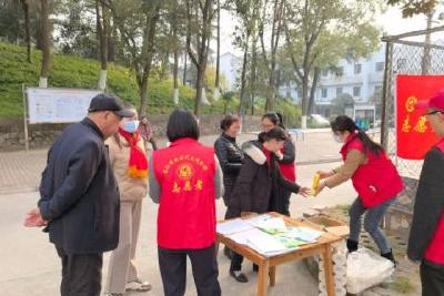 倡导“文明餐桌” 拒绝“舌尖上的浪费”