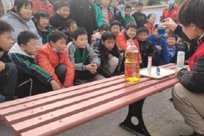 市科协开展“科普大篷车”进校园活动