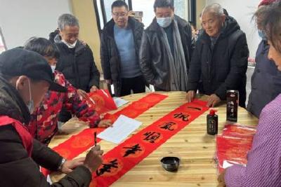 金塔岗共同缔造试点小组开展“迎新春 送温暖”活动