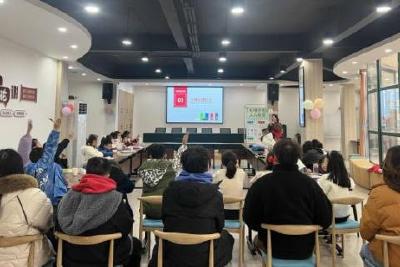 香榭里社区开展“垃圾分类 你我‘童’行”市民教育活动