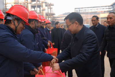 除夕送暖 情系一线 陈华走访慰问不停工不停产企业项目