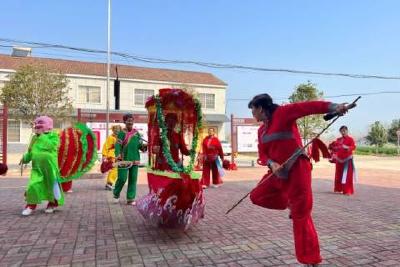 庙前镇清平河村“一龙闹春”舞出精气神