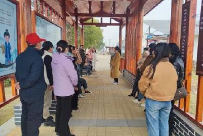 我市各地各部门开展“三八妇女节”活动