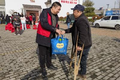 当阳：农资扶持，助力残疾人增产增收