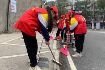 学习雷锋好榜样，志愿服务我先行
