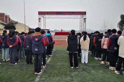 筑牢禁毒防火墙 护航法治开学季