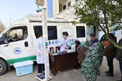 河溶镇：服务群众零距离 健康体检进村居