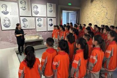 【我们的节日· 清明】 市东门小学开展“追寻红色记忆 缅怀革命先烈”活动