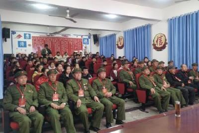 16名退役老兵走进校园宣讲