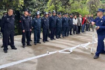 市政府办组织开展消防应急、维稳处突演练及食品安全培训