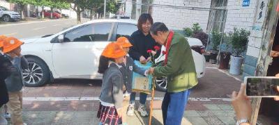 童心向党 共育成长